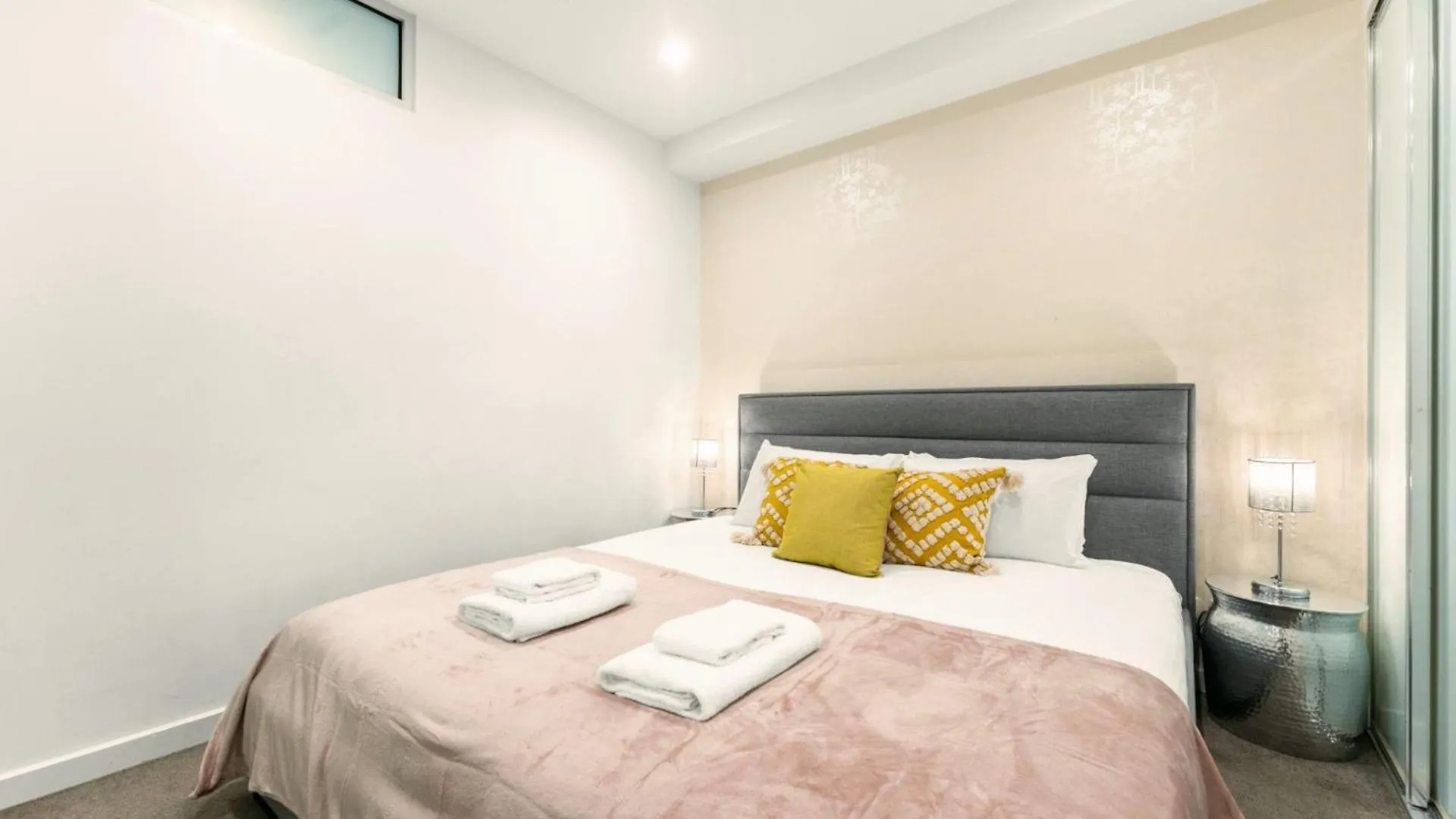 2Br Apartment On Balfours Way Adelaide