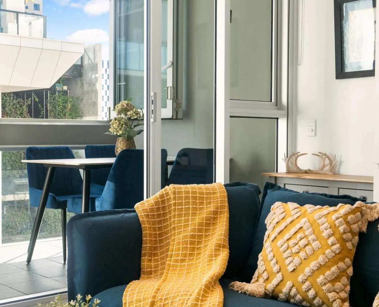 2Br Apartment On Balfours Way Adelaide